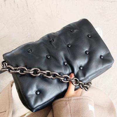 China Fashion chain pu leather armpit bag for women 2022 black shoulder handbags and purses travel handbag for sale