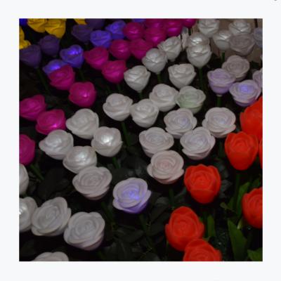 China Commercial Use Amazon Hotsale Tulip Flower Soft Plastic Multicolor Solar Stake Lights For Garden Yard for sale