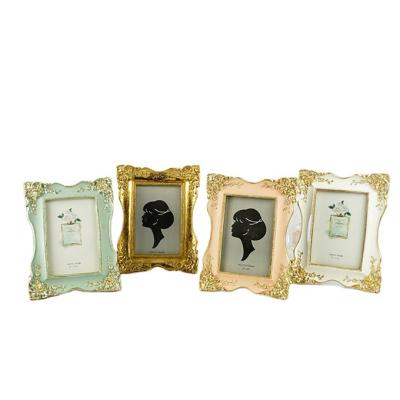 China Factory Wholesale Vintage Resin + Glass Photo Frame China Factory Supply Luxury Tabletop Photo Frame Display 4x6inch Resin Picture Frames Directly for sale