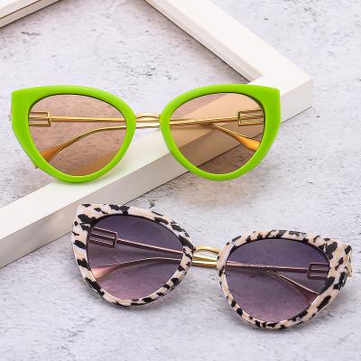 China Fashion Sunglasses 2022 Cute Sexy Women UV400 Cat Eye Sun Glasses New Fashion Ladies Vintage Brand Design Sunglasses Small for sale