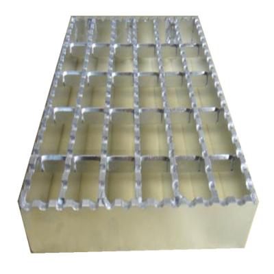 China Rustproof Hot Dipped Galvanized Anti-Slip Serrated Steel Grating For Electric Power Plants for sale