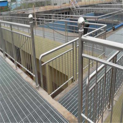 China Rustproof High Quality Anti-alkali SS316 Serrated Steel Grating Floor For Port for sale