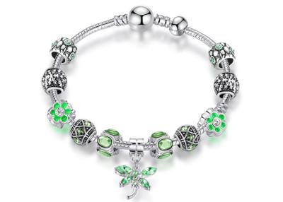 China Pulseras goteadas brazalete de plata del estiramiento con verde coloreadas de cristal en venta