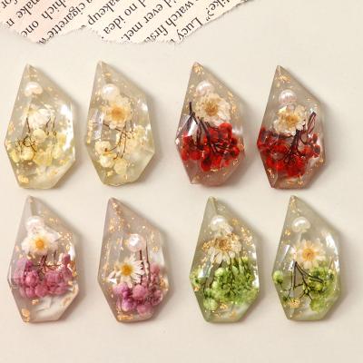 China 100PCS Two Popular Kinds Of Dry Flower With Pearl Gold Foil Resin Fatback DIY Cabochon For Necklace Phone Case Craft Jewelry Making for sale