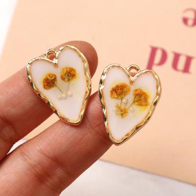 China Fashoin 100PCS Pearl Dried Flower Daisy Flower Shaped Alloy Charms DIY For Earring Predants Necklace Jewelry Making for sale