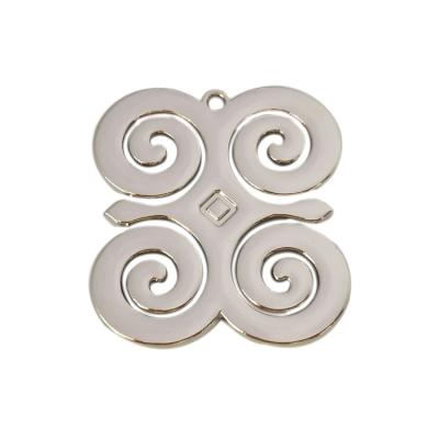 China Logo made in CLASSIC zinc alloy custom made custom metal jewelry tags for clothing hats bracelet for sale