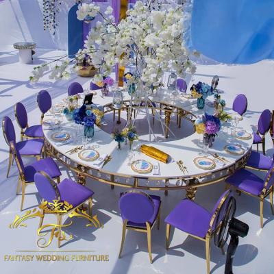 China Latest design modern royal half moon shape wedding table with gold chairs for sale