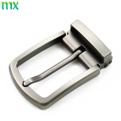 China Hot Selling Matte Gray Belt Buckle White 35mm Clip Clasp Ratchet Belt Buckle for sale