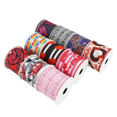 China Recyled Huihuang Wholesale Price Heart Printed Valentine's Day Iron Wired Burlap Hessian Fabric Edged Ribbon for sale