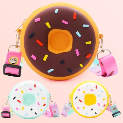 China Mini Cute Donut Silicone Handbags Fashion Baby Safety Little Girl Coin Purse Messenger Bag 2021 New for sale