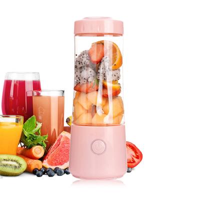 China Hot Selling 350ml Amazon Car Small Electric Fruit Blender Smoothie Juicer Beauty Portable Juicer Blender for sale