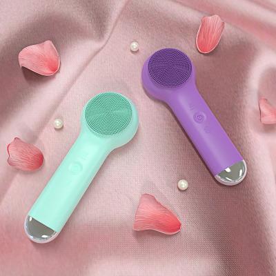 China Dropshipping DEEP CLEANING 3 in 1 Facial Heat and Cold Therapy Sonic Silicone Clean Brush Electric Deep Cleansing Brush Device for sale