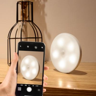 China Wholesale Modern LED Night Light Lamp with Auto Dusk to Dawn Sensor Night Light for sale