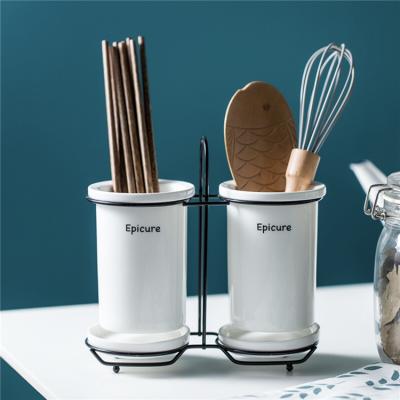 China Sustainable Ware Kitchenware 2 Pcs Ceramic Cutlery Chopstick Holders With Iron Holder for sale