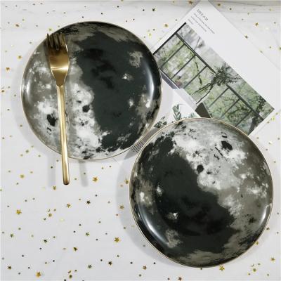 China Viable Wholesale Hotel Tableware Dessert Dish China Decorative Fancy Dinner Dishes With Gold Line for sale