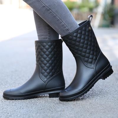 China Fashion Trend Factory Wholesale Durable Adult Outdoor High Quality Fashion PVC Rain Boot Waterproof Women for sale