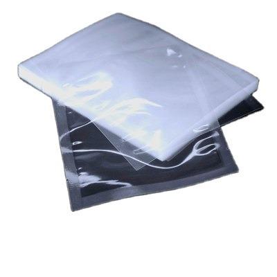 China Moisture-proof bag, vacuum seal packaging and white color refined Sugar Icumsa white 45 for sale