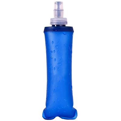 China Sustainable BPA Free Collapsible Water Bottle Sport Outdoor Water Bottle With Tube for sale