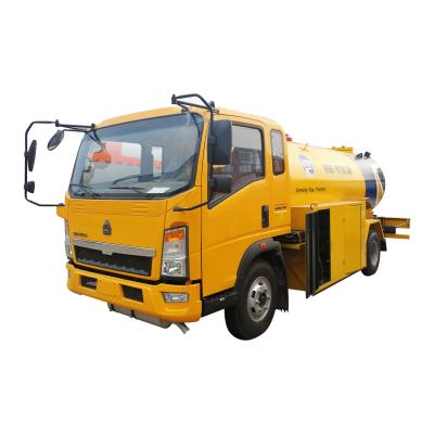 China Building material stores factory Howo 5000liters 10000liters lpg dispenser mobile vending truck best for sale for sale