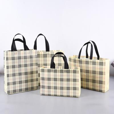 China Custom Foldable Current Fashion Tote Shopping Bag With Handle Reclycled Logo Non Woven Promotional Cash Sale Reusable for sale