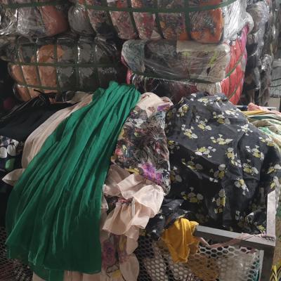 China Multi-colored fashion quality used clothing and used clothes in bales for sale for sale