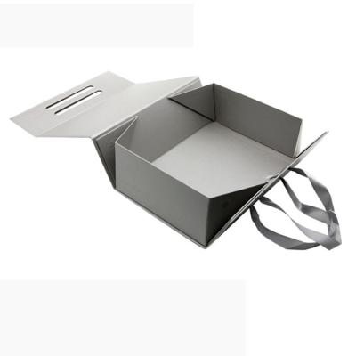 China Wholesale New Style Matte Gray Kraft Magnetic Recyclable Gift Paper Box With Ribbon for sale