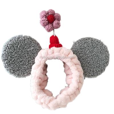 China 2020 Hot Sale Large Casual Ears Design Fur Flower Cardboard Headband For Girls for sale