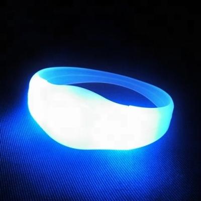 China Event Access Control LED RFID Wristband For Music Festival 13.56mhz Passive Wristband for sale