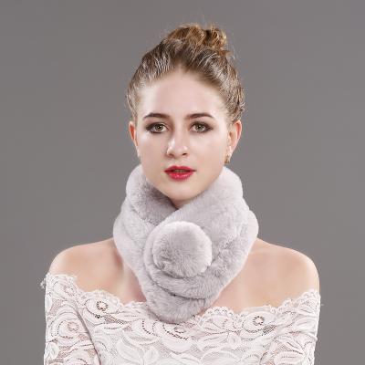 China Fashion Ladies Winter Fur Ball Scarf Short Hot Selling Faux Fur Scarf for sale