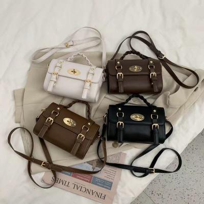 China Other Luxury New Women Handbags Popular Small Chain Purse Shoulder Purses For Females for sale