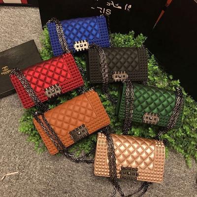 China 2020NEW Fashion Women Clip Chain Cross Matte Frosted Lock Jelly Handbags & Body Bag for sale