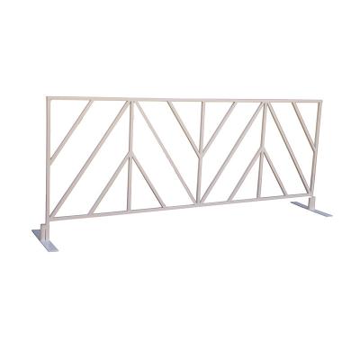 China Road Crowd Control Barricades Barricades Portable Metal Safety Easily Assembled White Barrier for sale