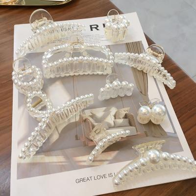 China Newest New Arrivals Korean Fashion Women Hair Claws Crab Bead Large Clip Mini Plastic Hair Claw for sale