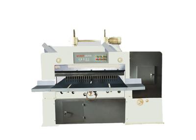 China Light Control QZ-1300C Paper Cutting Machine Economical 130mm Height for sale