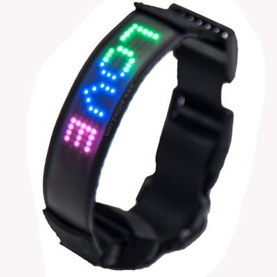 China Thoughtful USB Rechargeable Led Dog Collar , App Controlled Message Smart Led Dog Collar for sale