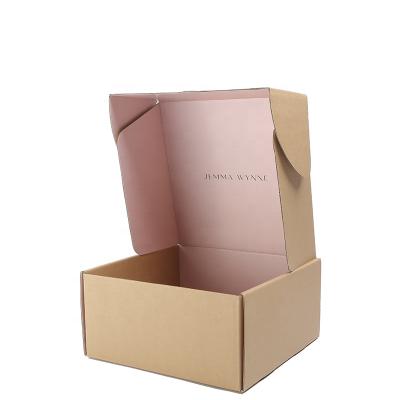 China Handmade Hot Sale Custom Foldable Card Paper Box Cosmetic Gift Box for sale