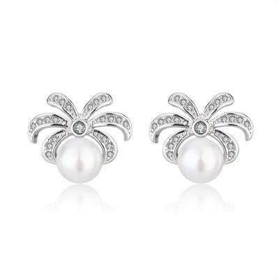 China TRENDY 925 sterling silver moissanite natural diamond and natural freshwater real pearl stud earrings for sale