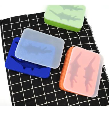 China Custom Viable 2022 3D Whiskey Wine Cocktail Soft Cool Cake Icing Large Cube Tray Molds Crocodile Ice Tray With Lid for sale