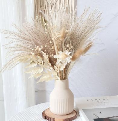 China 2022 New Flower Bouquet Factory Direct Selling Natural Table Decor Dry Flower Bottle Home Bouquet Flowers Preserved Flower For Mothers Day for sale