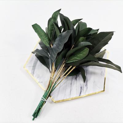 China Wedding Yunnan Supplier Selling Floral Bouquet Wedding Flower Arrangements Hot Summer Natural Flora Floral Preserved Flower Fragrans Leaves for sale