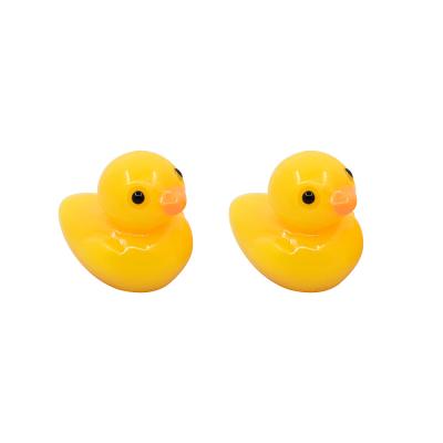 China Wholesale Artificial Duck 3D Resin Craft Cartoon Garden Decoration Resin Yellow for sale