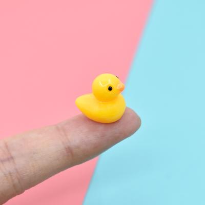 China Artificial Miniature Duck Resin Craft Cartoon Garden Decoration Resin Model Props for sale