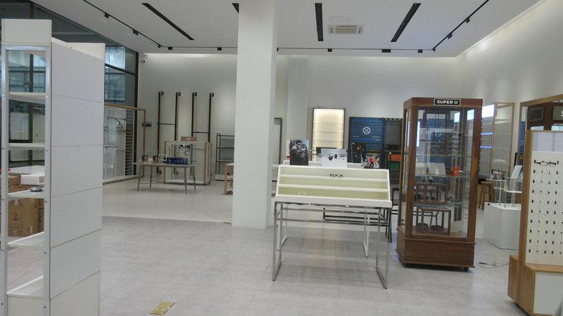 Verified China supplier - Guangzhou Super U Shop Fitting Ltd.