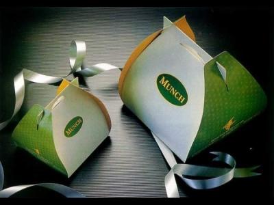 China Cake Cardboard Gift Packaging Box Green And White high end style for sale