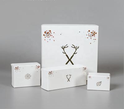 China Disposable Custom Design Printed White Cardboard Box For Christmas Gift Packaging for sale