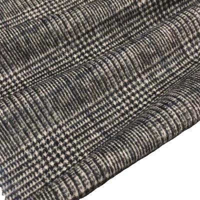 China Wicking 600g/m 15W All Season Single Faced Houndstooth Check Melton Woolen Fabric Wool Fabric for sale