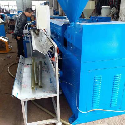 China Profile Cavity Blow Molding Machine For Making Plastic Bottle for sale