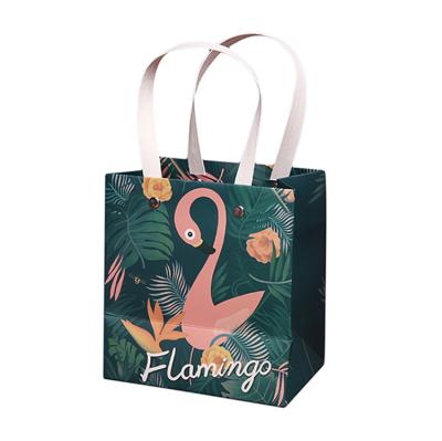 China Recyclable Paper Bag With Handle Gift Bag , Small Printed Paper Bag With Flat Handle for sale