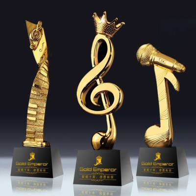 China Microphone Gold Resin China Music Award Metal Trophy Glass Crown Crystal Trophy Award for sale