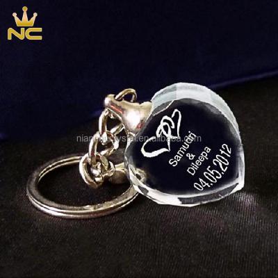 China China Personalized Clear Glass Heart Shaped Souvenirs 3D Crystal Keychain For Wedding Favors Gifts for sale